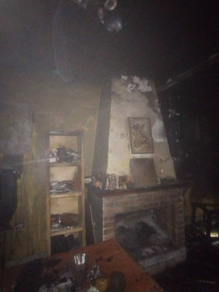 Incendio en una vivienda movilizó a bomberos durante la madrugada en Federal
